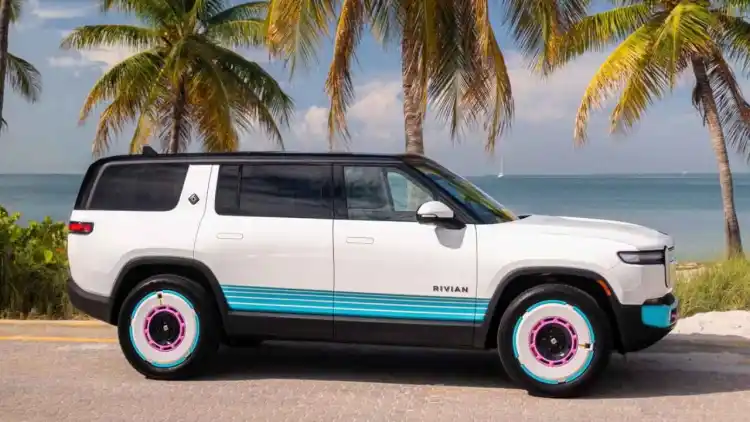 Rivian Unveils R1S with Teal and Vibrant Pink Miami-Inspired Design